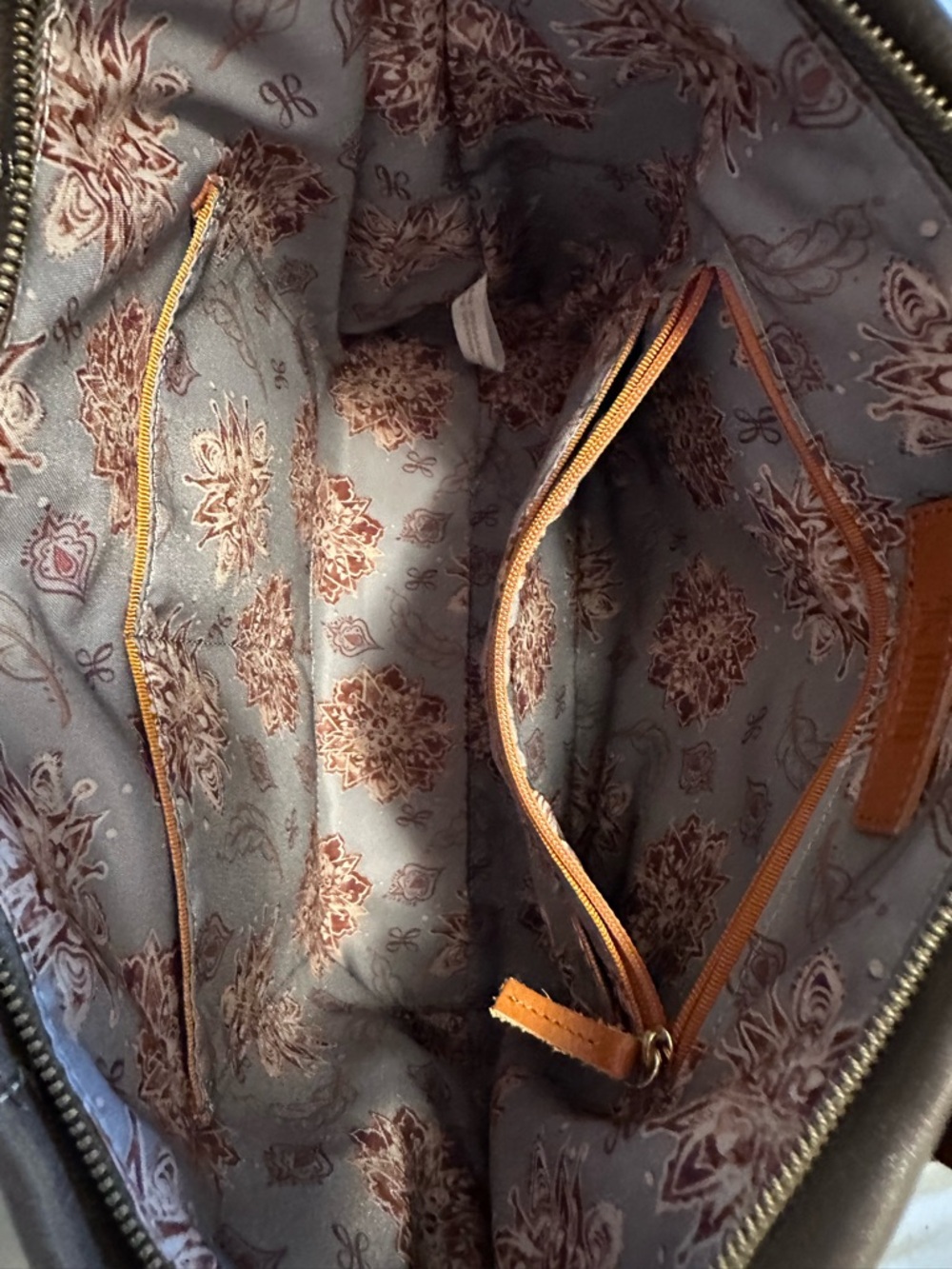 Hobo Cecily Tote Bag Gray Leather Brown Trim - Picture 6 of 7